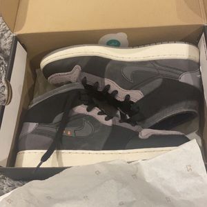 jordan 1 SE craft color black